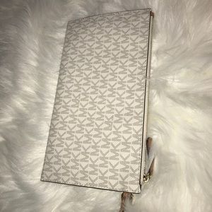 MK travel wallet